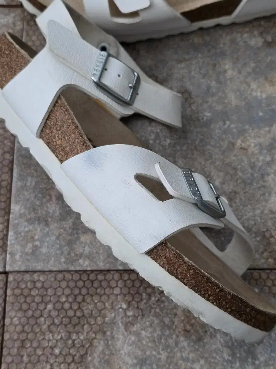 thumbnail-7